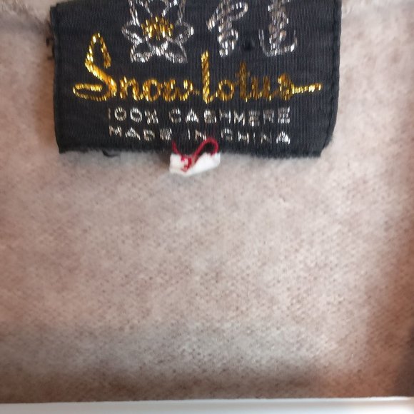 Womens Buttoned PURE CASHMERE LONGSLEEVE SWEATER CARDIGAN S with measurements - Picture 4 of 6